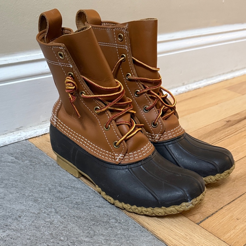L.L. Bean Classic Bean Boot size 6